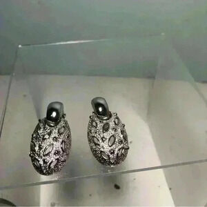 Vintage Fifth Avenue Collection silver tone clip on earrings. Tons  of texture!